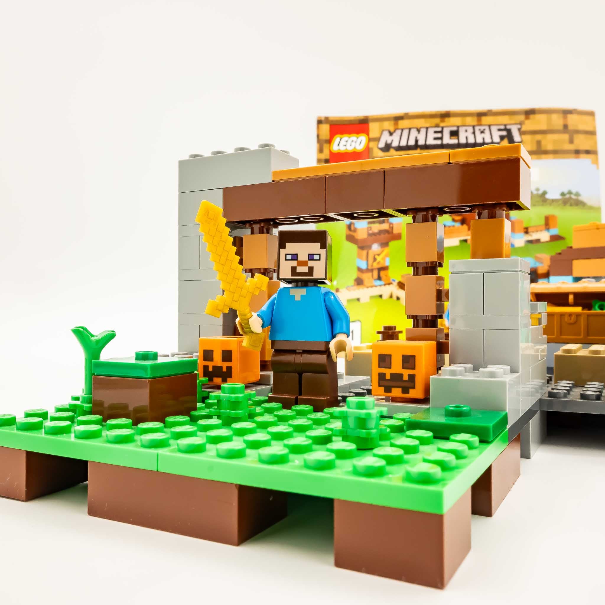 Lego minecraft best sale cutie de crafting