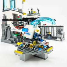 Incarca imaginea in Galerie, LEGO® 60130 ReGenerat: City - Închisoarea de pe insulă