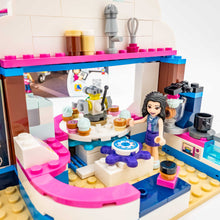 Incarca imaginea in Galerie, LEGO® 41366 ReGenerat: Friends - Cafeneaua cu brioșe a Oliviei