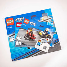 Incarca imaginea in Galerie, LEGO® 60243 ReGenerat: City - Urmărire cu elicopterul poliției