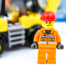 Incarca imaginea in Galerie, LEGO® 10666 ReGenerat Premium: Juniors - Buldoexcavator