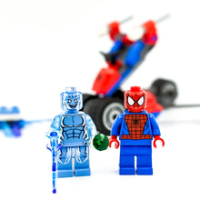 Incarca imaginea in Galerie, LEGO® 76014 ReGenerat Premium: Super Heroes - Mototriciclu-Paianjen contra Electro