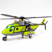 Incarca imaginea in Galerie, LEGO® 60123 ReGenerat NePopulat: City - Elicopter de aprovizionare la vulcan