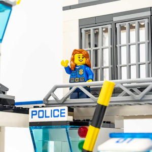 LEGO® 60047 ReGenerat: City - Stația de poliţie