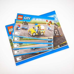 LEGO® 60103 ReGenerat: City - Paradă de aviaţie pe aeroport