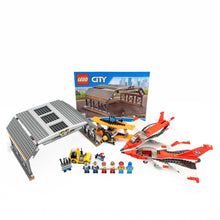 Incarca imaginea in Galerie, LEGO® 60103 ReGenerat: City - Paradă de aviaţie pe aeroport