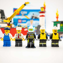 Incarca imaginea in Galerie, LEGO® 60109 ReGenerat: City - Șalupa de stins incendii