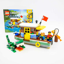 Incarca imaginea in Galerie, LEGO® 31093 ReGenerat: Creator - Căsuța din barcă