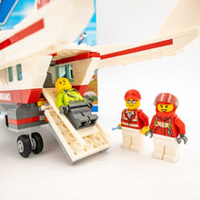 Incarca imaginea in Galerie, LEGO® 60116 ReGenerat: City - Avion sanitar