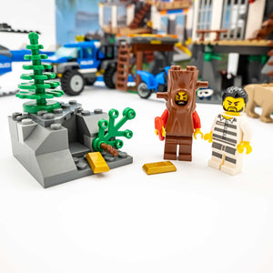 LEGO® 60174 ReGenerat: City - Cartierul general al poliției montane
