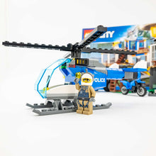 Incarca imaginea in Galerie, LEGO® 60174 ReGenerat: City - Cartierul general al poliției montane