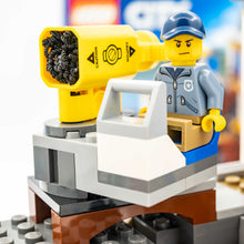 Incarca imaginea in Galerie, LEGO® 60174 ReGenerat: City - Cartierul general al poliției montane