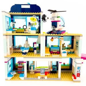 LEGO® 41318 ReGenerat: Friends - Spitalul Din Heartlake