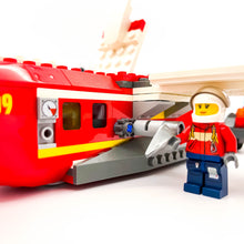 Incarca imaginea in Galerie, LEGO® 4209 ReGenerat: City - Avion pompieri