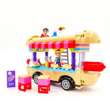Incarca imaginea in Galerie, LEGO® 41129 ReGenerat: Friends - Furgoneta de hot dog din parcul de distracție