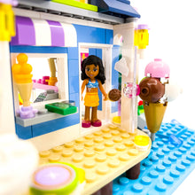Incarca imaginea in Galerie, LEGO® 41094 ReGenerat Premium: Friends - Farul din Heartlake