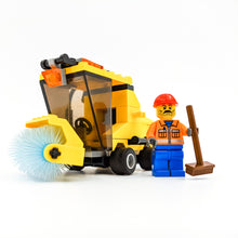Incarca imaginea in Galerie, LEGO® 7242 ReGenerat Premium: City - Masina de curatenie