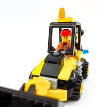 Incarca imaginea in Galerie, LEGO® 10666 ReGenerat Premium: Juniors - Buldoexcavator