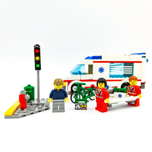 LEGO® 4431 ReGenerat Colecție: City - Ambulanță