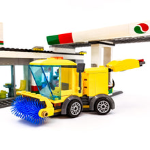 Incarca imaginea in Galerie, LEGO® 60132 ReGenerat Colecție: City - Service auto