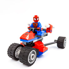Incarca imaginea in Galerie, LEGO® 76014 ReGenerat Premium: Super Heroes - Mototriciclu-Paianjen contra Electro