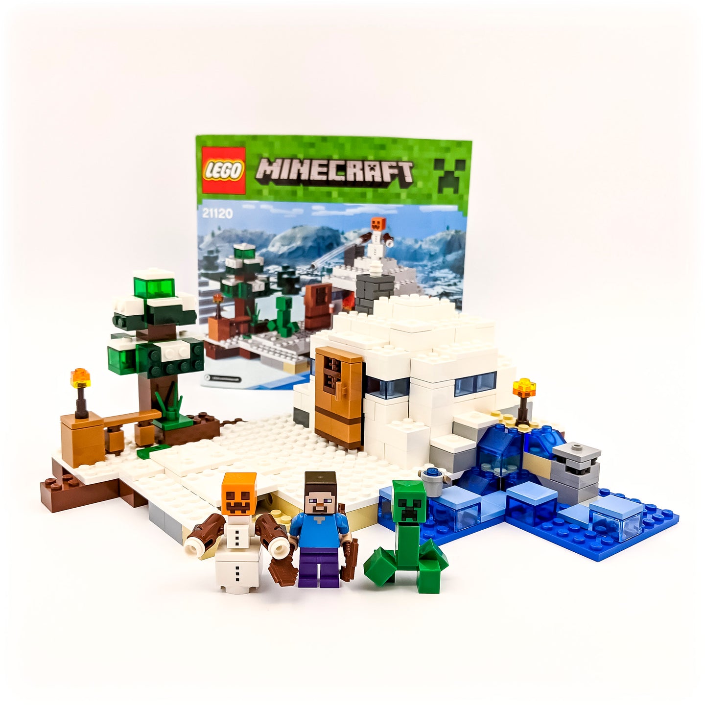 LEGO® 21120 ReGenerat Premium: Minecraft - Ascunzișul din zăpadă