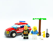 Incarca imaginea in Galerie, LEGO® 60001 ReGenerat: City - Mașina comandantului pompier