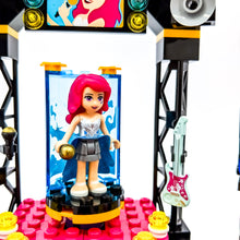 Incarca imaginea in Galerie, LEGO® 41105 ReGenerat: Friends - Scena de spectacol a vedetei pop