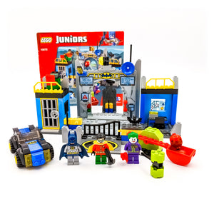LEGO® 10672 ReGenerat: Juniors - Atacul din Peştera Liliecilor