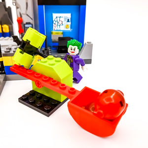 LEGO® 10672 ReGenerat: Juniors - Atacul din Peştera Liliecilor