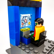 Incarca imaginea in Galerie, LEGO® 10672 ReGenerat: Juniors - Atacul din Peştera Liliecilor