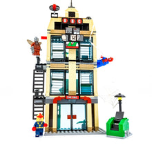 Incarca imaginea in Galerie, LEGO® 76005 ReGenerat: Super Heroes - Spider-Man Daily Bugle Showdown