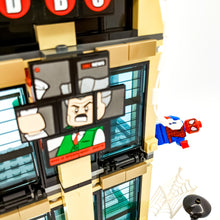 Incarca imaginea in Galerie, LEGO® 76005 ReGenerat: Super Heroes - Spider-Man Daily Bugle Showdown