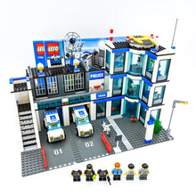 Incarca imaginea in Galerie, LEGO® 7498 ReGenerat: City - Stație de Poliție