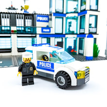 Incarca imaginea in Galerie, LEGO® 7498 ReGenerat: City - Stație de Poliție