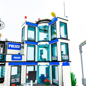 LEGO® 7498 ReGenerat: City - Stație de Poliție