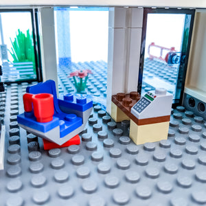 LEGO® 7498 ReGenerat: City - Stație de Poliție