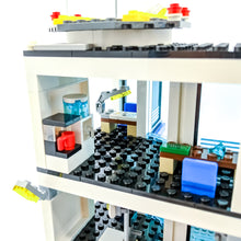 Incarca imaginea in Galerie, LEGO® 7498 ReGenerat: City - Stație de Poliție