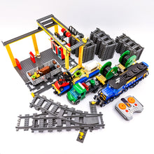 Incarca imaginea in Galerie, LEGO® 60052 ReGenerat: Tren Marfar