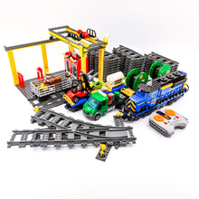 Incarca imaginea in Galerie, LEGO® 60052 ReGenerat: Tren Marfar