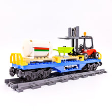 Incarca imaginea in Galerie, LEGO® 60052 ReGenerat: Tren Marfar