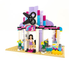 Incarca imaginea in Galerie, LEGO® 41093 ReGenerat: Friends - Salonul de coafură din Heartlake