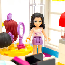 Incarca imaginea in Galerie, LEGO® 41093 ReGenerat: Friends - Salonul de coafură din Heartlake