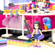 Incarca imaginea in Galerie, LEGO® 41104 ReGenerat: Friends - Garderoba vedetei pop