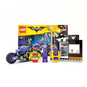 LEGO® 70902 ReGenerat: Batman Movie Catwoman si urmărirea in Catcycle