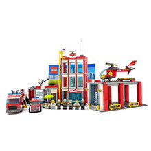 Incarca imaginea in Galerie, LEGO® 60110 ReGenerat: City - Remiza de pompieri