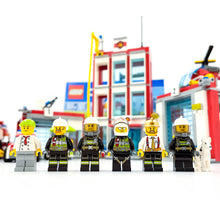 Incarca imaginea in Galerie, LEGO® 60110 ReGenerat: City - Remiza de pompieri