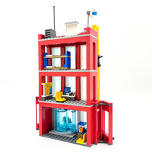 Incarca imaginea in Galerie, LEGO® 60110 ReGenerat: City - Remiza de pompieri