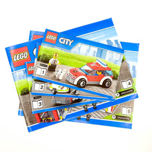 Incarca imaginea in Galerie, LEGO® 60110 ReGenerat: City - Remiza de pompieri