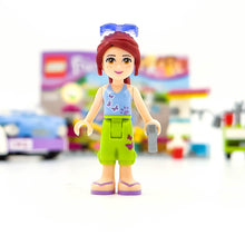 Incarca imaginea in Galerie, LEGO® 41091 ReGenerat: Friends - Roadsterul Miei